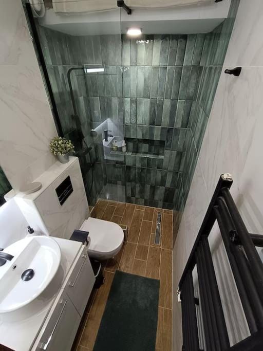 Shower, Toilet, Bathroom
