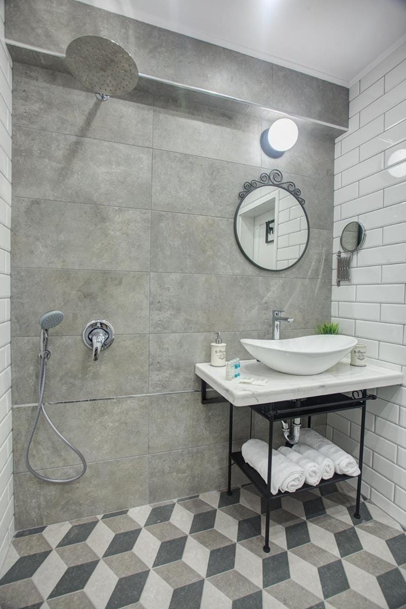 Spacious flat close to the American Embassy, free parking place Apartment in Sofia