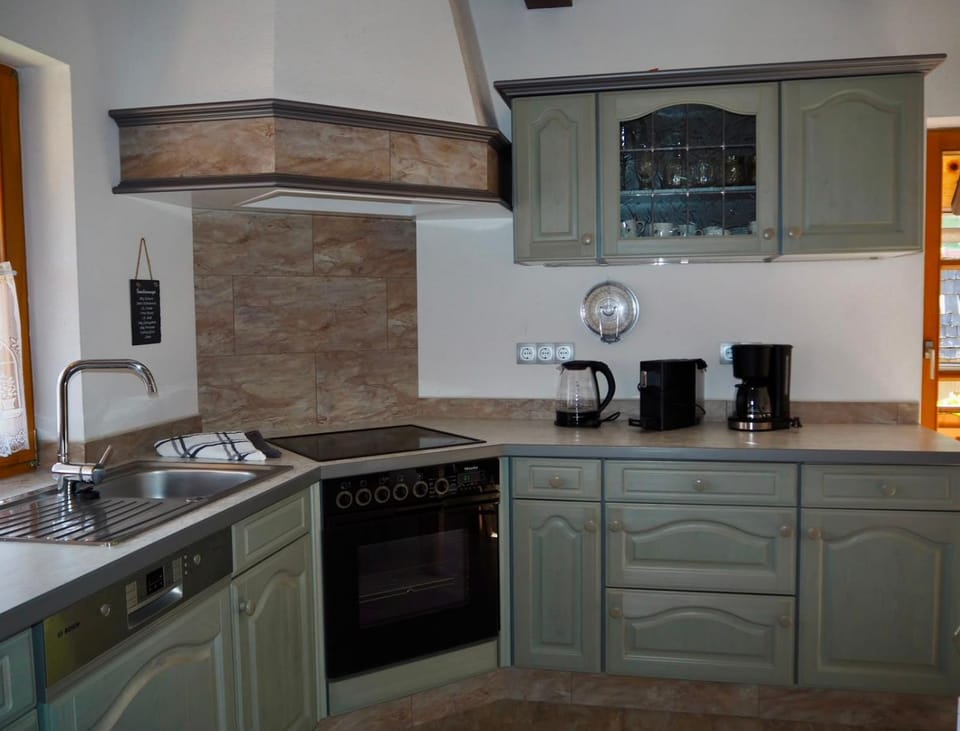 Coffee/tea facilities, stove, kitchen