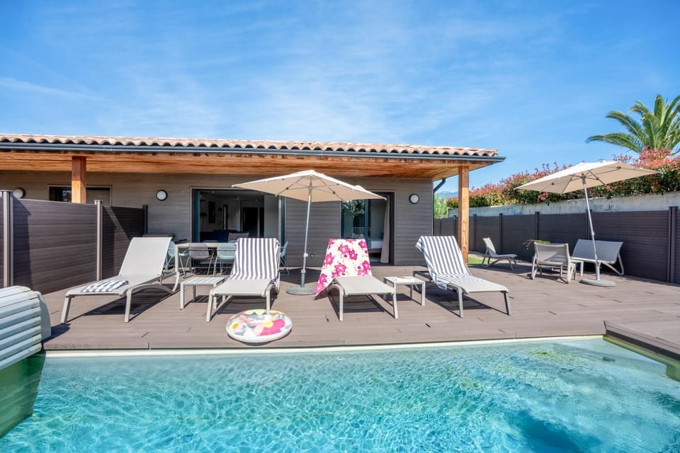 Patio, Day, Summer, Garden, Pool view, Swimming pool, sunbed