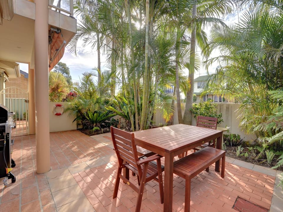 White Horses House in Shoal Bay