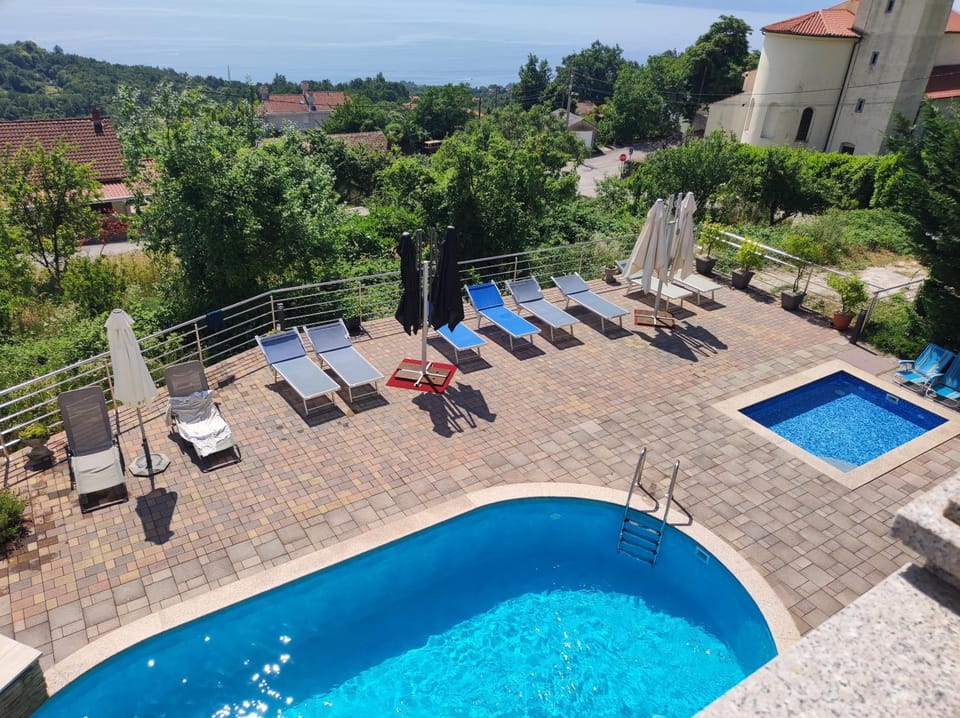 Pool view, Swimming pool