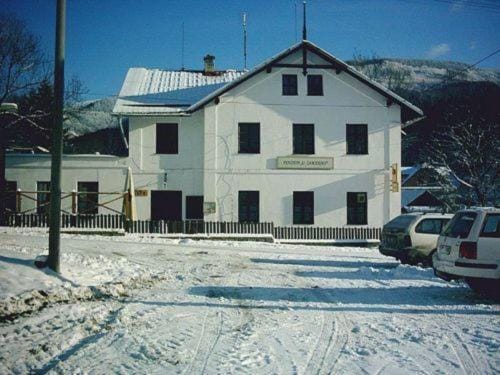 Property building, Winter, Parking