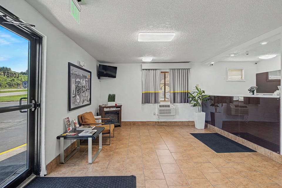 Lobby or reception, On site