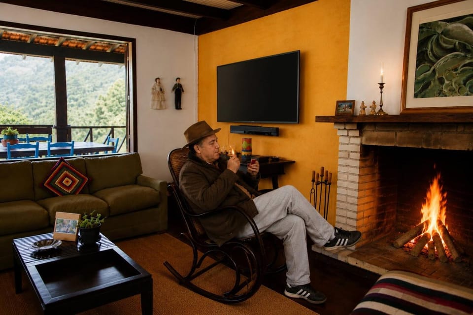 Communal lounge/ TV room