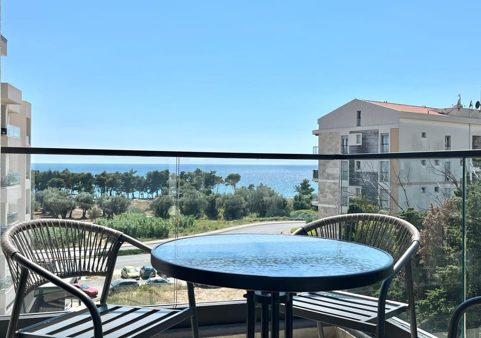 Day, View (from property/room), Balcony/Terrace, Lake view, Sea view