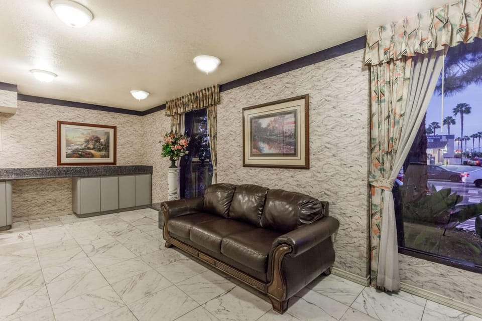 Lobby or reception, On site