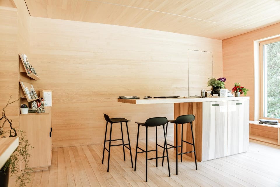 Communal lounge/ TV room, Lobby or reception