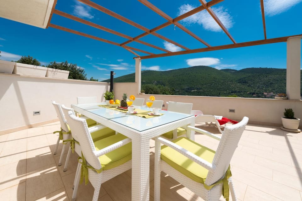 Penthouse ViewPoint Apartment in Dubrovnik-Neretva County