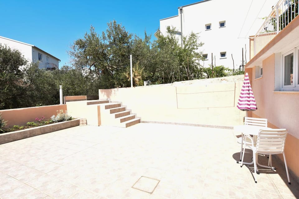 Property building, Balcony/Terrace