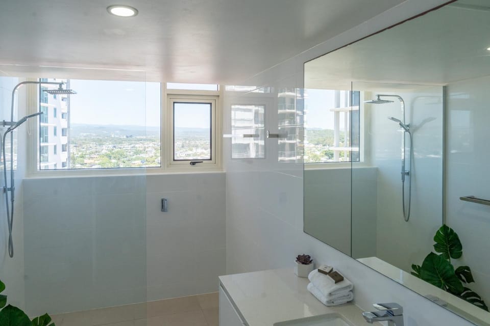 Southern Cross Beachfront Holiday Apartments Apartment hotel in Burleigh Heads