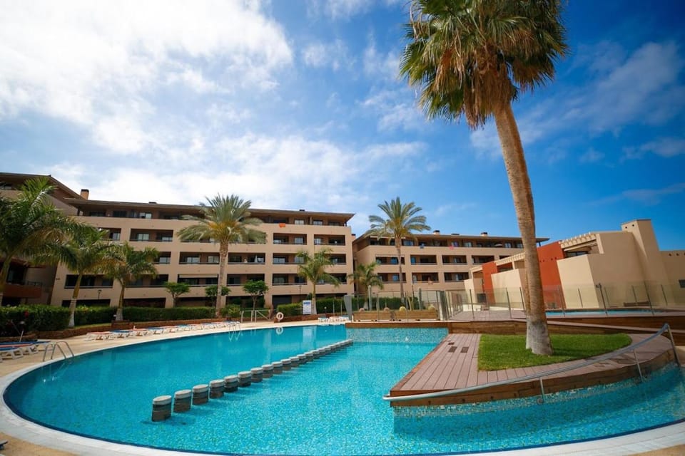 Pool view, Swimming pool, Swimming pool, sunbed