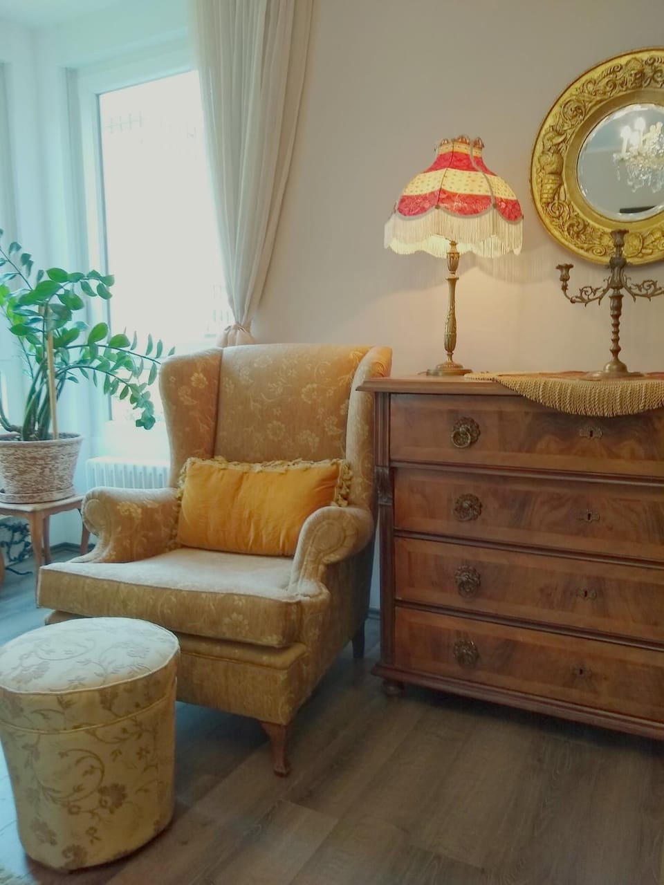 Decorative detail, Seating area