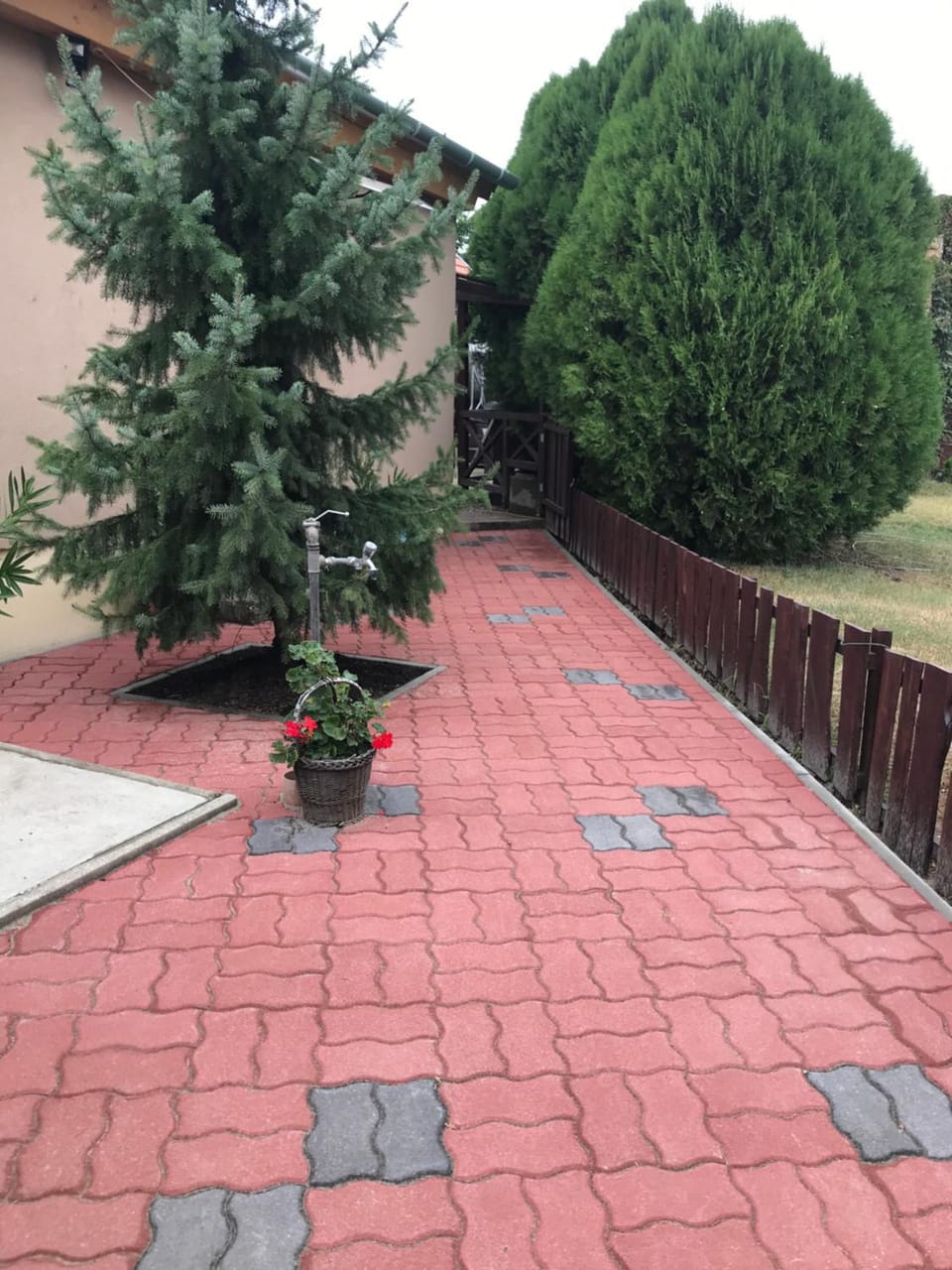 Property building, Facade/entrance, Garden view