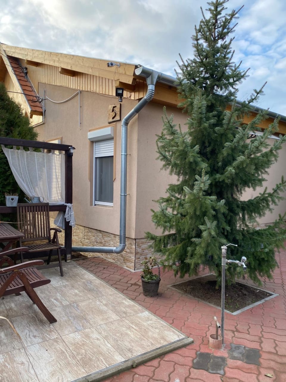 Property building, Garden, Balcony/Terrace, Garden view