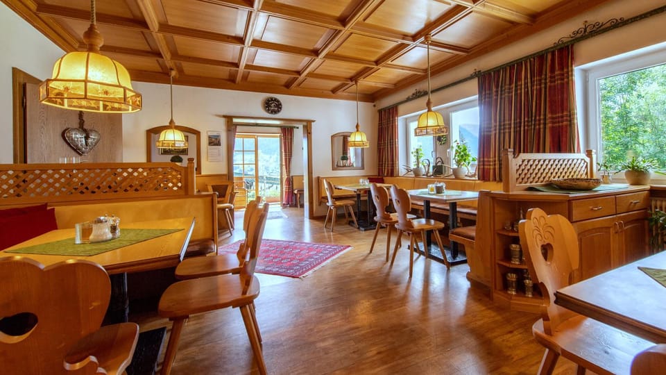 Communal lounge/ TV room, Decorative detail