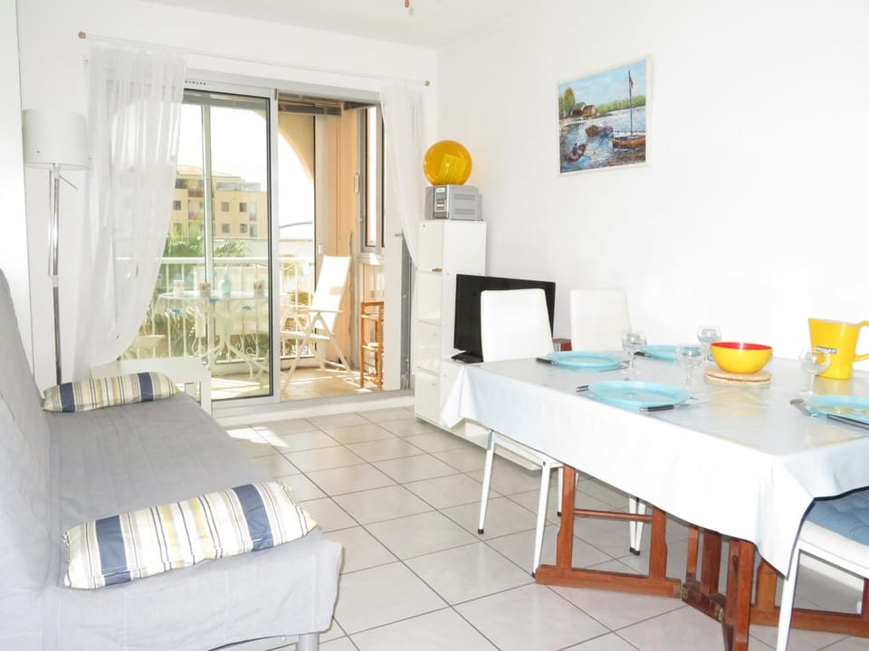Appartement lumineux 2P avec loggia et parking à Sète - FR-1-338-70 Apartment in Occitanie