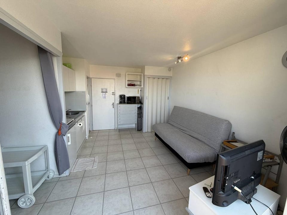 Studio Alcôve 3 pers avec balcon et parking privé à 300m des plages d'Argelès - FR-1-388-60 Apartment in Argeles-sur-Mer