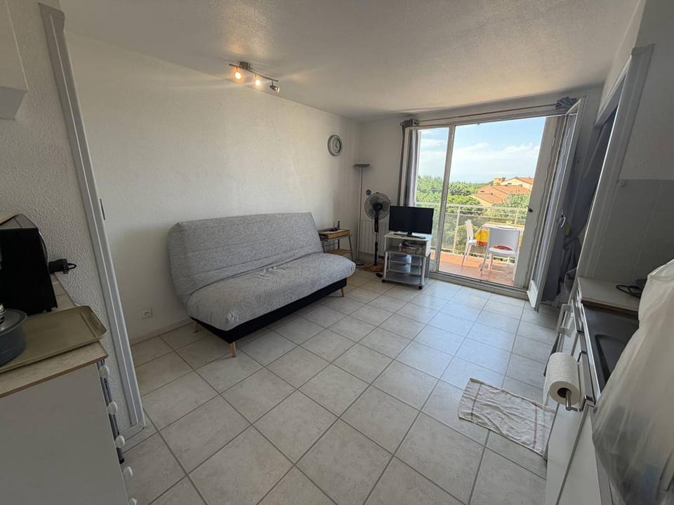 Studio Alcôve 3 pers avec balcon et parking privé à 300m des plages d'Argelès - FR-1-388-60 Apartment in Argeles-sur-Mer