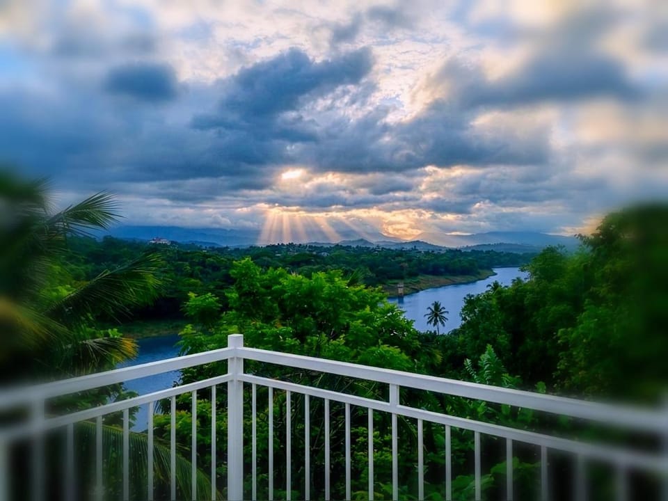 Balcony/Terrace, Mountain view, River view