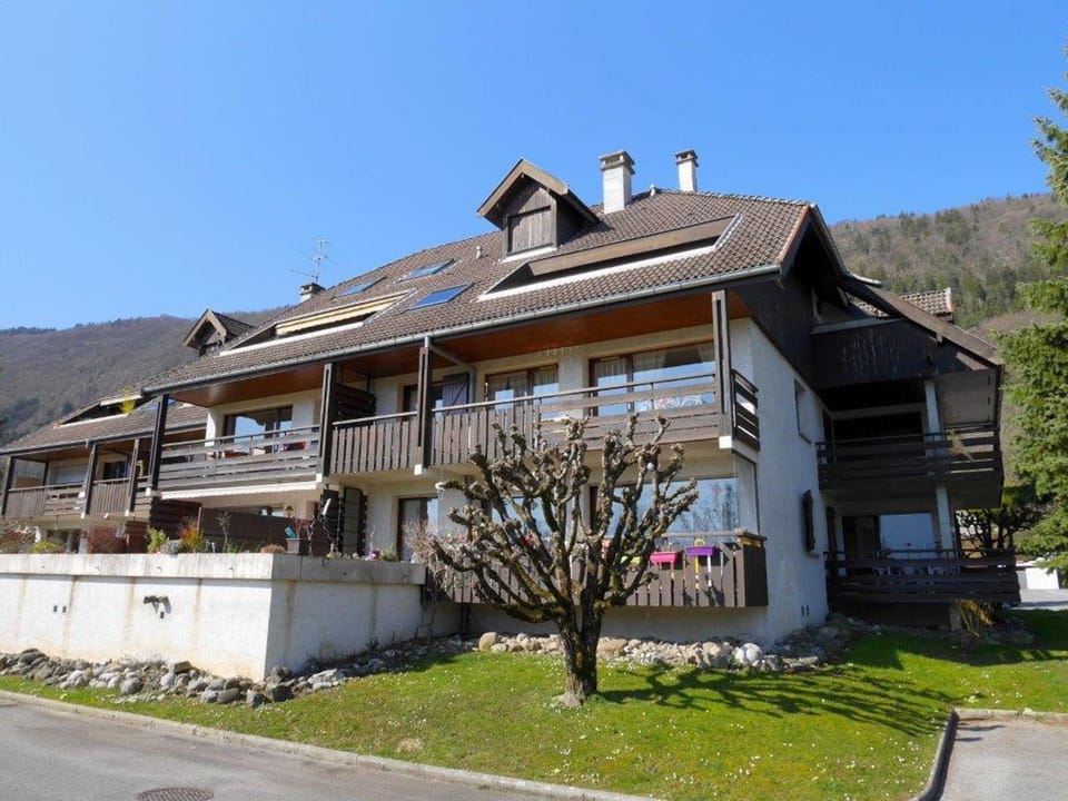 Duplex F2 avec parking, terrasse vue lac, 2-4 pers - FR-1-432-5 Apartment in Sévrier