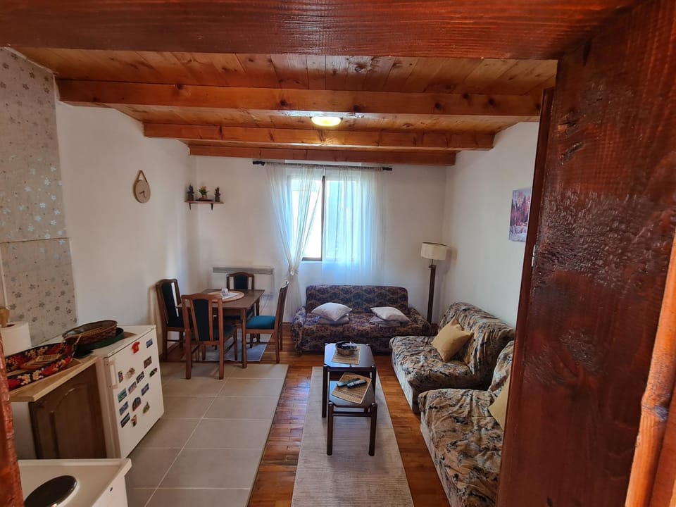 Living room, Photo of the whole room, Dining area, kitchen