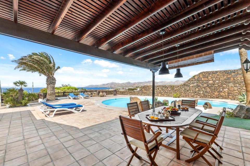Patio, Day, Natural landscape, View (from property/room), Balcony/Terrace, Dining area, Mountain view, Pool view, Sea view, Swimming pool, sunbed