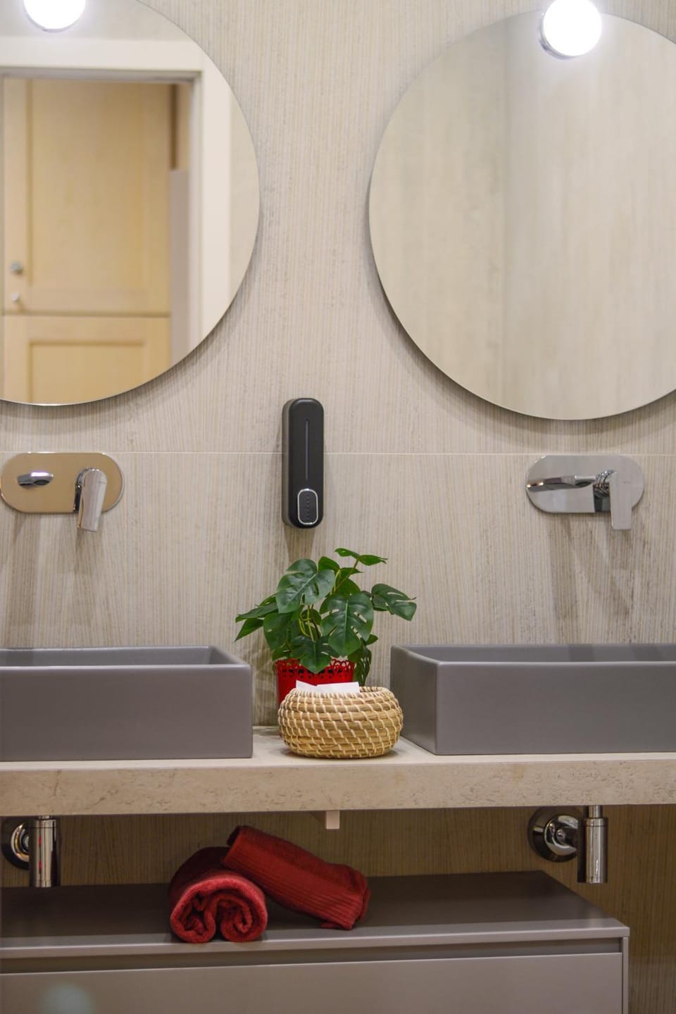 Bathroom, towels