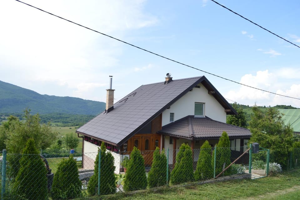 Off site, Neighbourhood, Garden