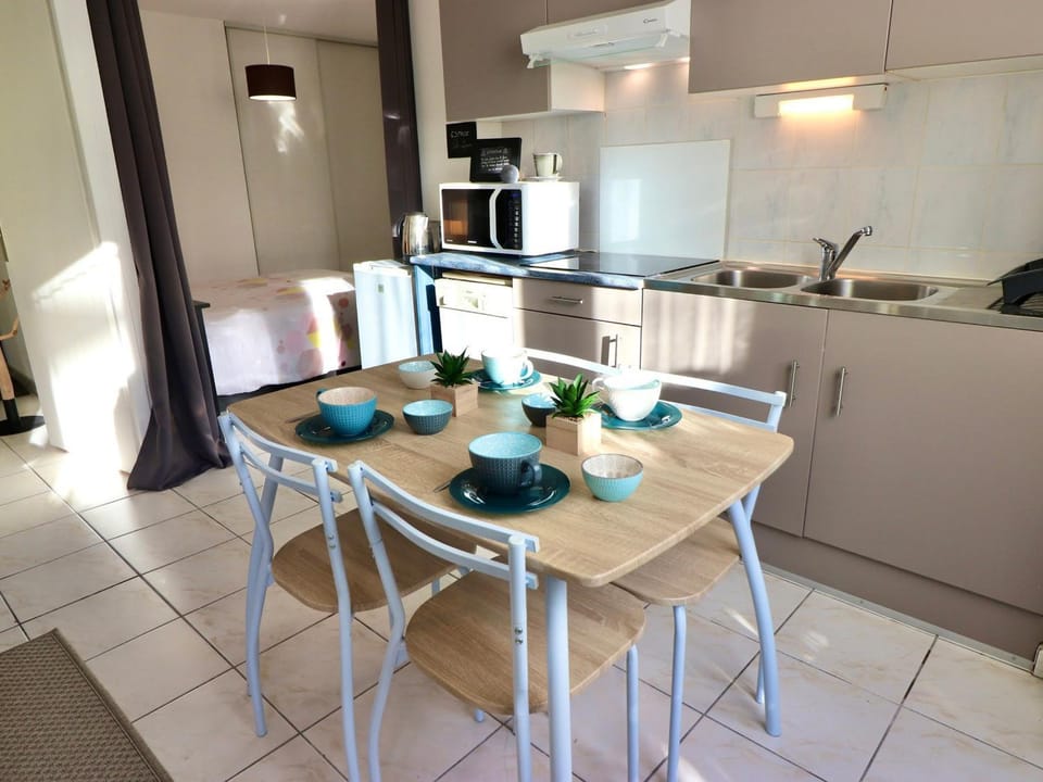 T1 Confortable Proche Centre avec Parking Privé - FR-1-432-44 Apartment in Annecy