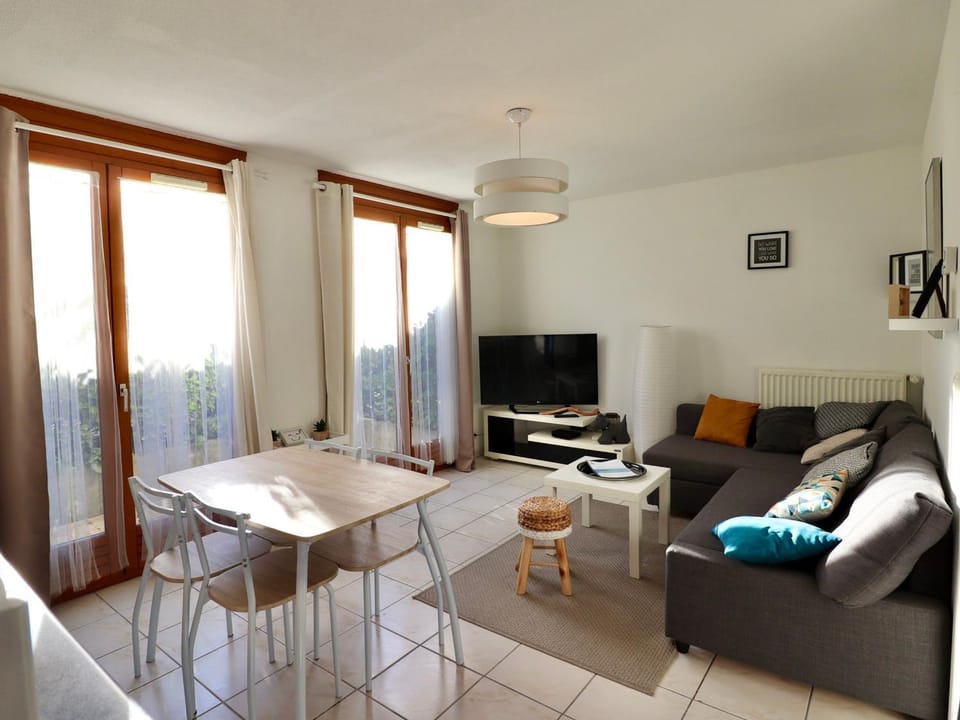 T1 Confortable Proche Centre avec Parking Privé - FR-1-432-44 Apartment in Annecy