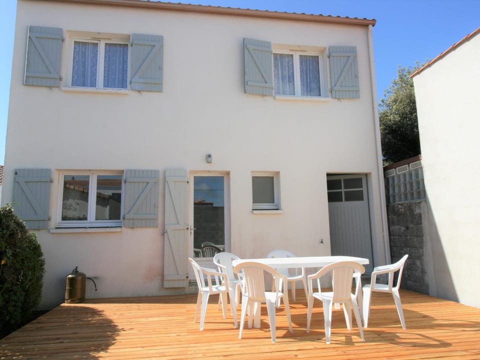 Maison rustique au centre-ville, proche plage, avec jardin et 3 chambres ! - FR-1-22-223 House in La Tranche-sur-Mer