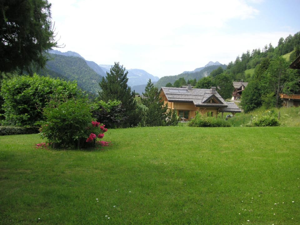 Rez de chalet calme avec terrasse - 2 chambres, proche pistes à La Clusaz - FR-1-437-10 Apartment in La Clusaz