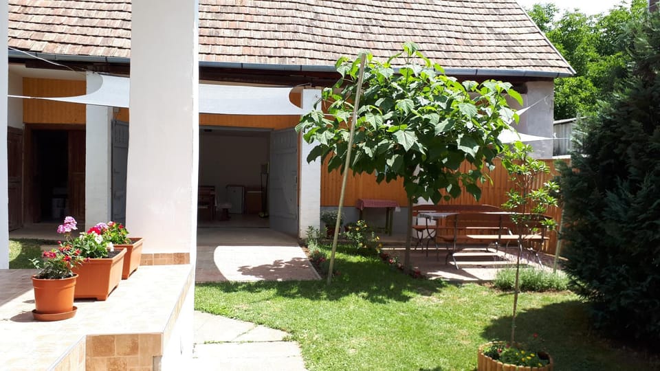 Inner courtyard view