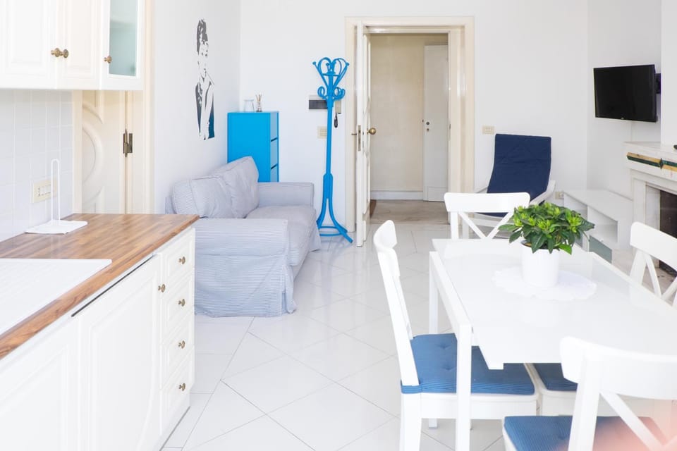 TV and multimedia, Balcony/Terrace, Kitchen or kitchenette, Living room, Dining area