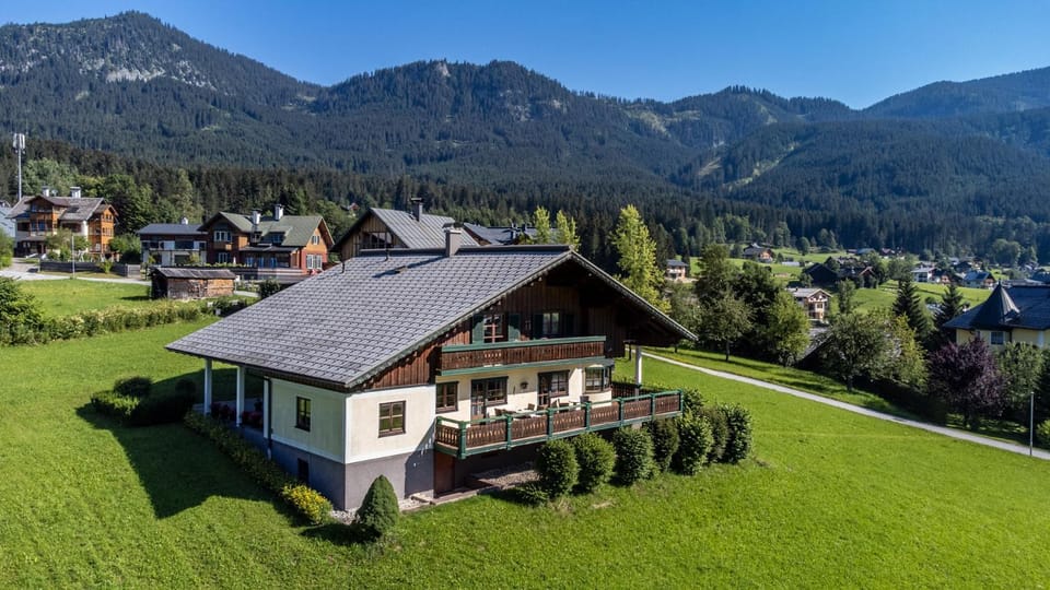 Property building, Neighbourhood, Bird's eye view, Mountain view