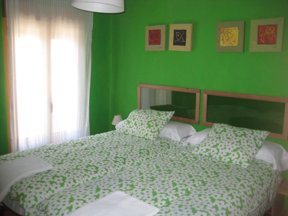 Bed, Photo of the whole room