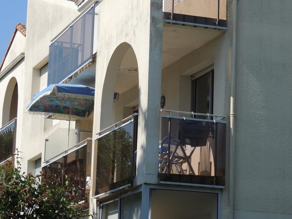 Royan: T2 proche plage avec parking privé - FR-1-71-63 Apartment in Royan