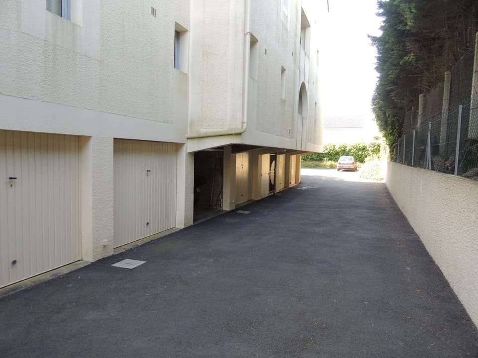 Royan: T2 proche plage avec parking privé - FR-1-71-63 Apartment in Royan