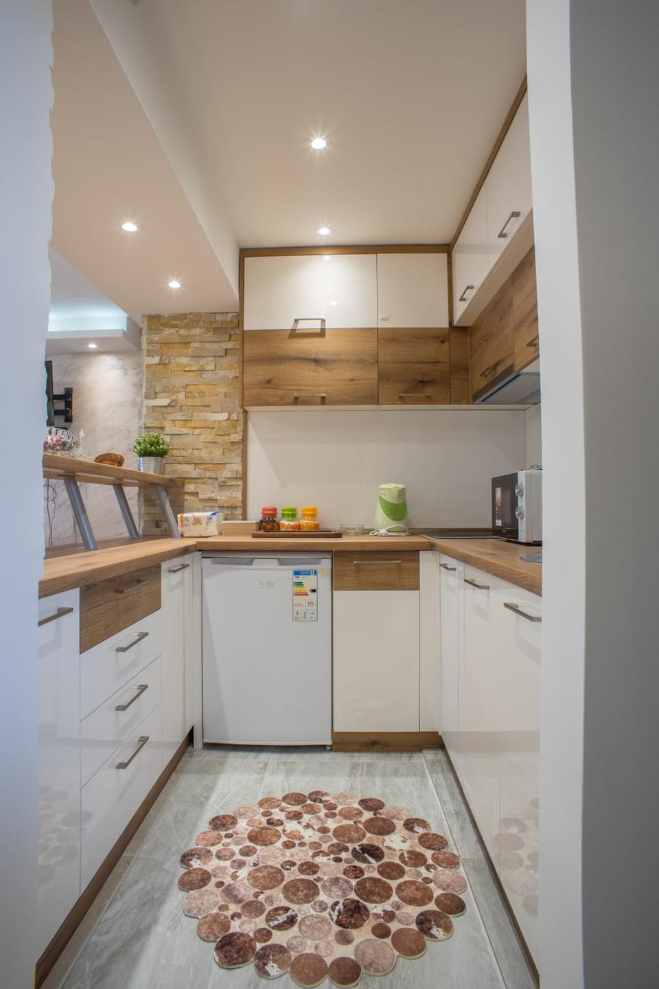 Kitchen or kitchenette