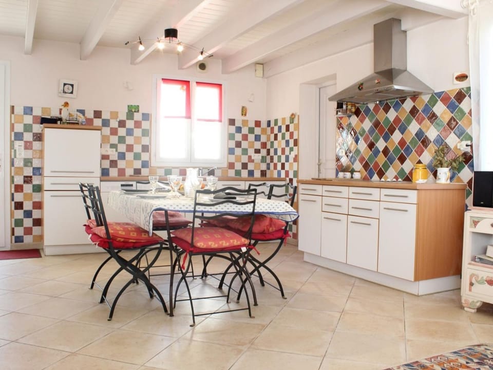 Villa 6 Personnes à Saint-Georges-d'Oléron avec Jardin - FR-1-246A-410 House in Saint-Georges-d'Oléron