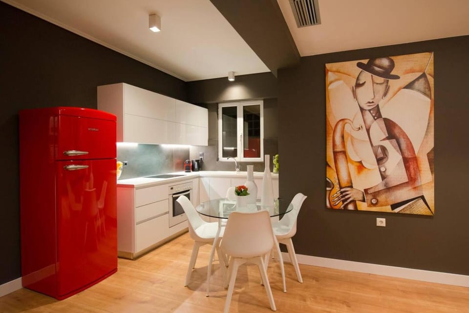 Dining area, kitchen