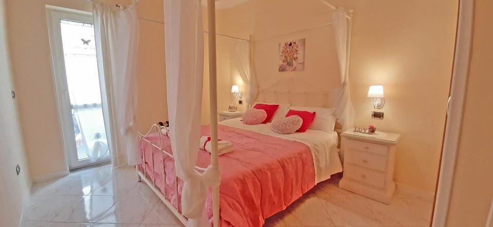 Bed, Other, Photo of the whole room, Decorative detail, Bedroom, Family