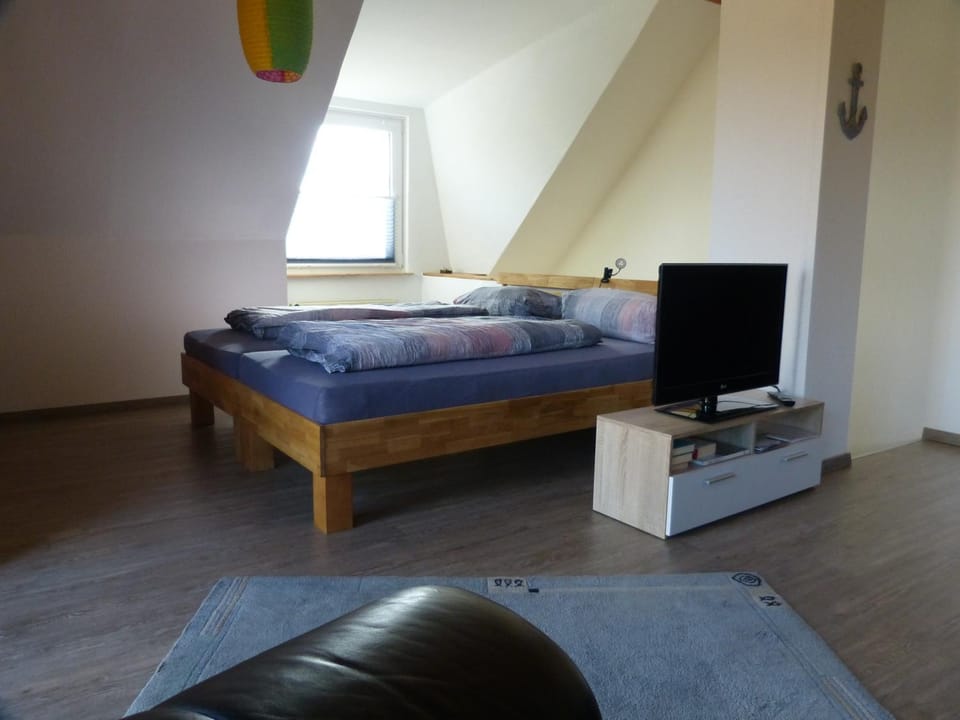 Bed, Photo of the whole room