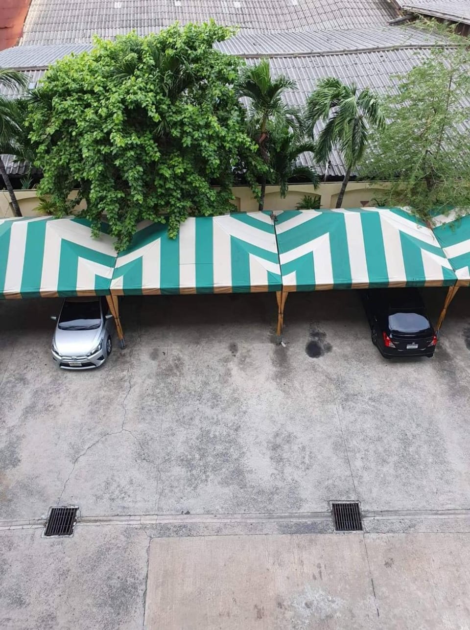 The Montana Lodge-Sathorn Hotel in Bangkok