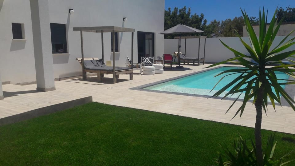 Property building, Swimming pool