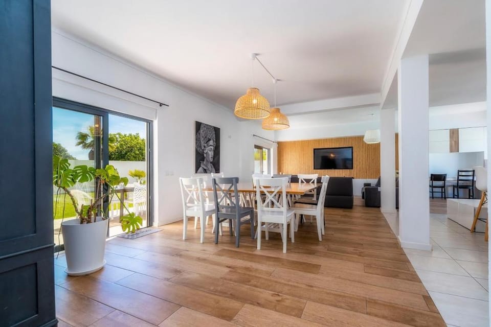 Villa "A Vida é Linda Santa Luzia" Villa in Tavira