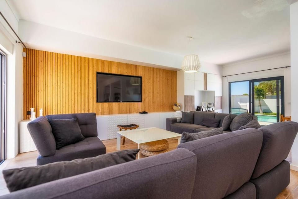 TV and multimedia, Seating area