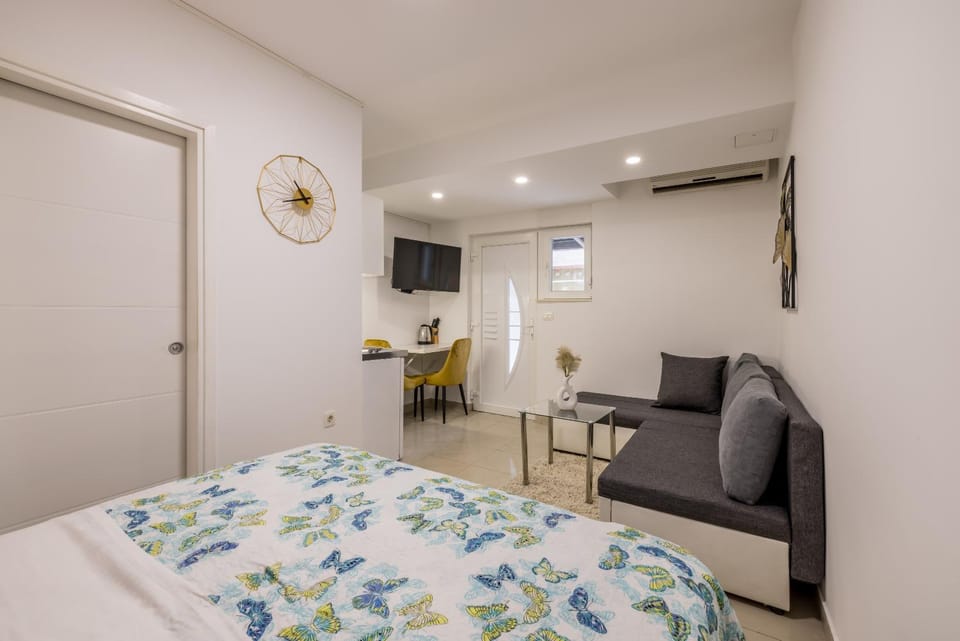 Studio Apartment Nikol Apartment in Split
