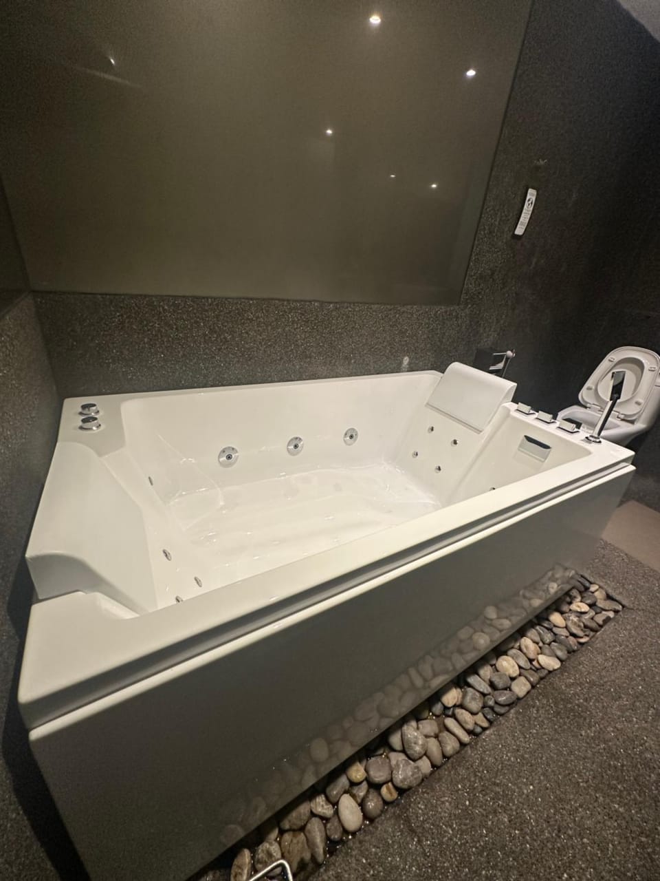 Hot Tub, Bathroom